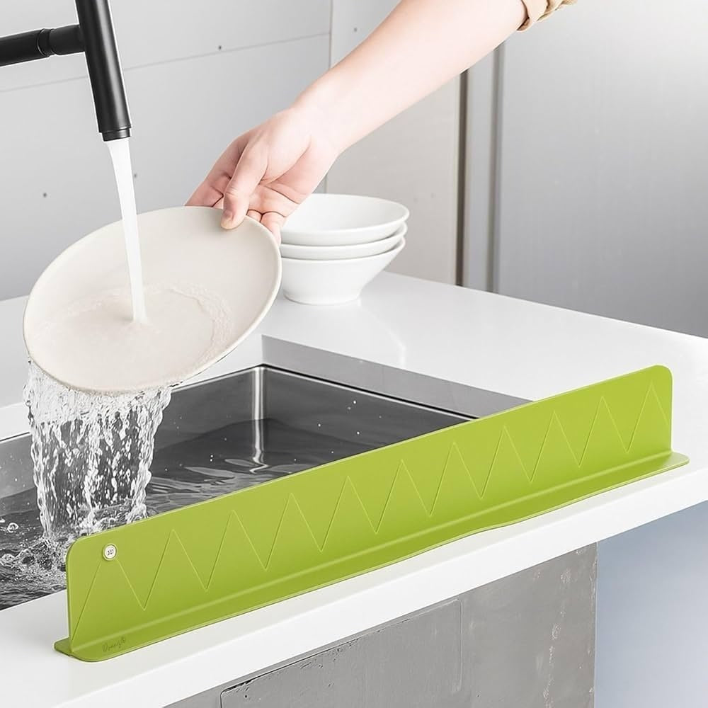 Silicone Sink Splash Guard With Suction – Flexible Water Splash Stopper for Kitchen & Bathroom Faucets, Countertops & Cleaning Protection