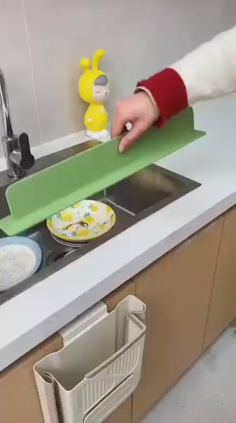 Silicone Sink Splash Guard With Suction – Flexible Water Splash Stopper for Kitchen & Bathroom Faucets, Countertops & Cleaning Protection